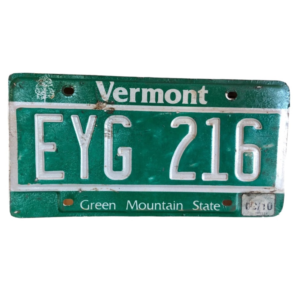 Vermont License Tag Plate Green Mountain State EYG 216 Expired 2010 Authentic